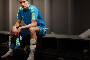 奥客_篮网目光投向未来，欧文职业生涯面临严峻挑战