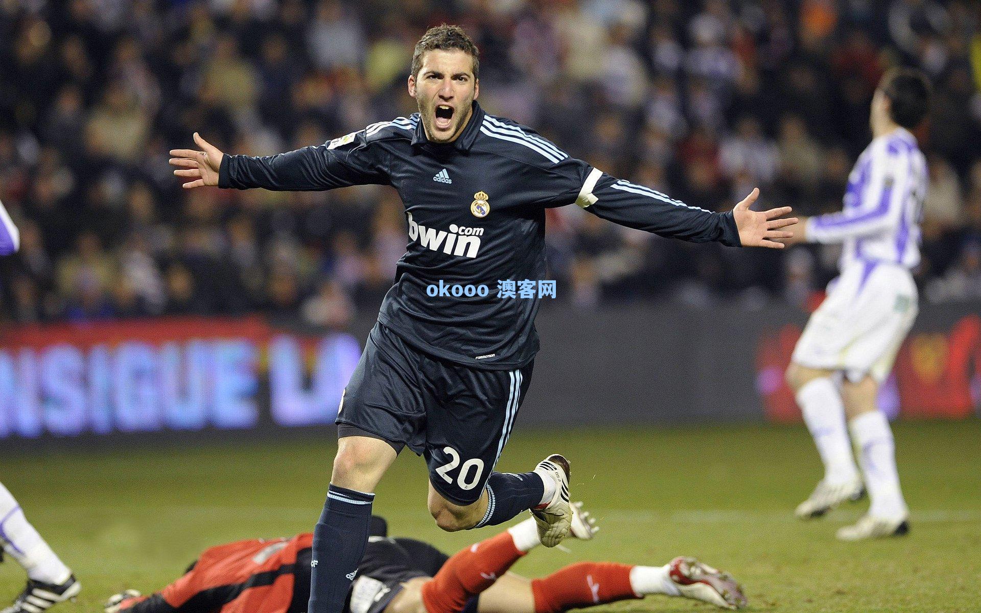 情报站,UFC 324联合主赛前瞻,宋亚东誓言终结奥马利,直指雏量级王座