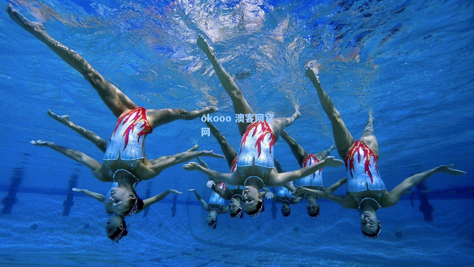 沙尔克04官宣在即！传奇射手哲科携10号战袍回归德甲，48小时内完成体检